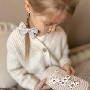 Набор заколок Mrs. Ertha "Blossom Spring", весенние ромашки